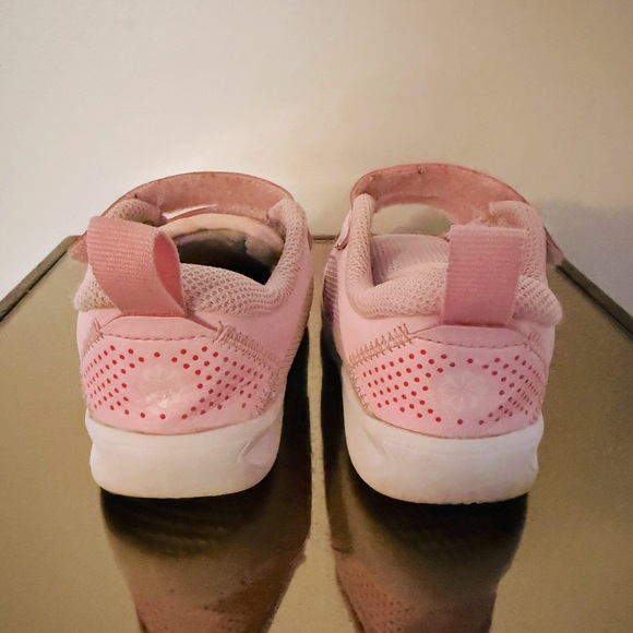 NIKE Omni Multi- Court TD ‘Pink Foam’ Sneakers Toddler Kids Girl 8 - Picture 8 of 10